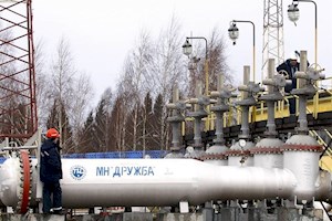 جریان نفت روسیه به شرق اروپا ۲ هفته دیگر از سر گرفته می‌شود