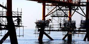 صنعت نفت در دل خلیج فارس